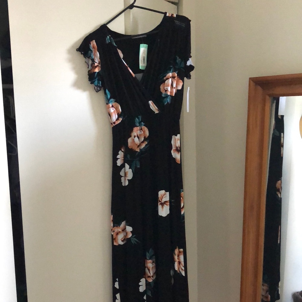 Loveappella Maxi Dress